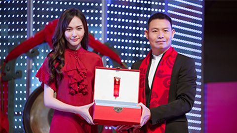 中国美正当红，红桃国际A股上市，引领新时代